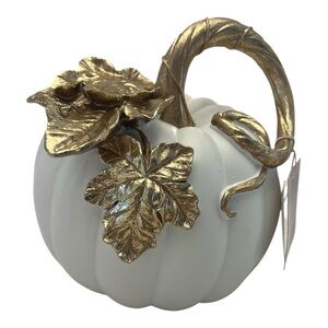 Elegant White and Gold Pumpkin Decor